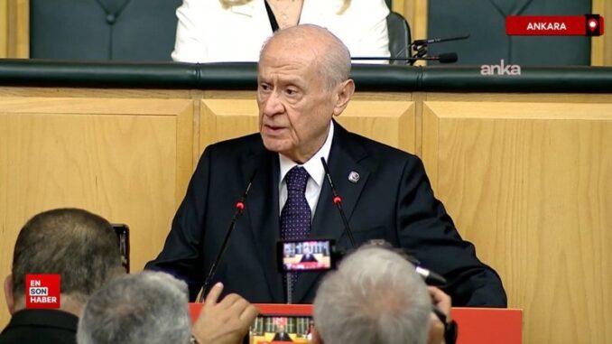 devlet-bahceli-5-ay-sonra-mhp-kursusunde-ayakta-alkislandi-JhVI9JUj.jpg