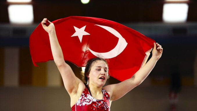 beyza-nur-akkus-20-yas-altinda-avrupa-sampiyonu-oldu-Ravga8sQ.jpg